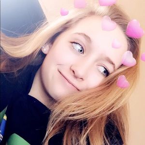 Meet your Posher, Ashley